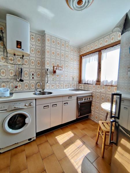 Foto e3bd6ae5-6666-46ad-8eda-4724f6f44e36. Pis amb aparcament a Zona Playa Laredo