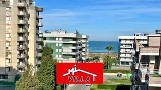 Etagenwohnung in Zona Playa. Piso en venta en playa, 3 dormitorios.