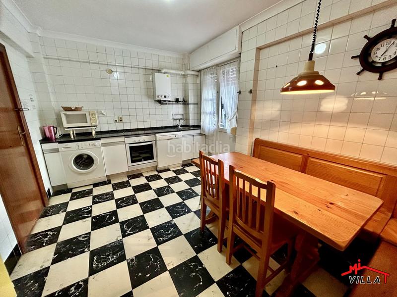 Foto b1d182a4-2753-49b1-bde5-9f771bec25b2. Piso  en venta en Centro, 3 dormitorios. en Centro Laredo