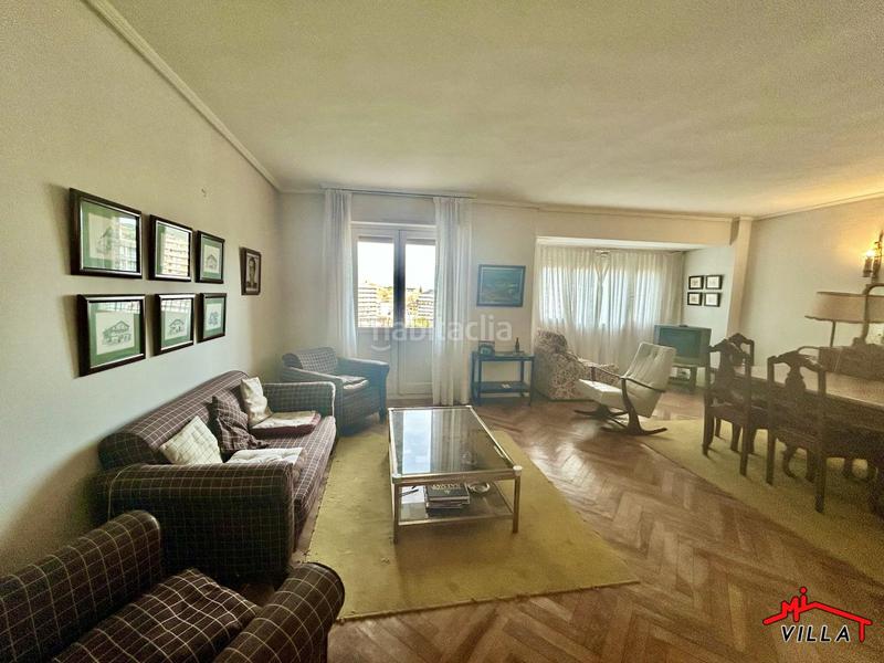 Foto d787403f-e641-4133-bf5a-6a9ccffc6069. Piso  en venta en Centro, 3 dormitorios. en Centro Laredo