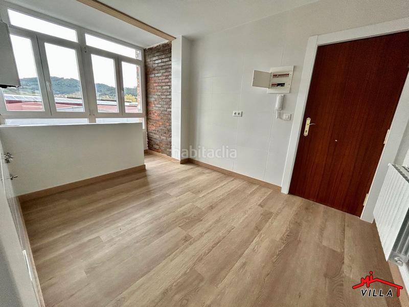 Foto 175d8871-0e77-459b-abd4-fe69d06cc8b1. Piso  en venta en carretera general, 3 dormitorios. en Ampuero