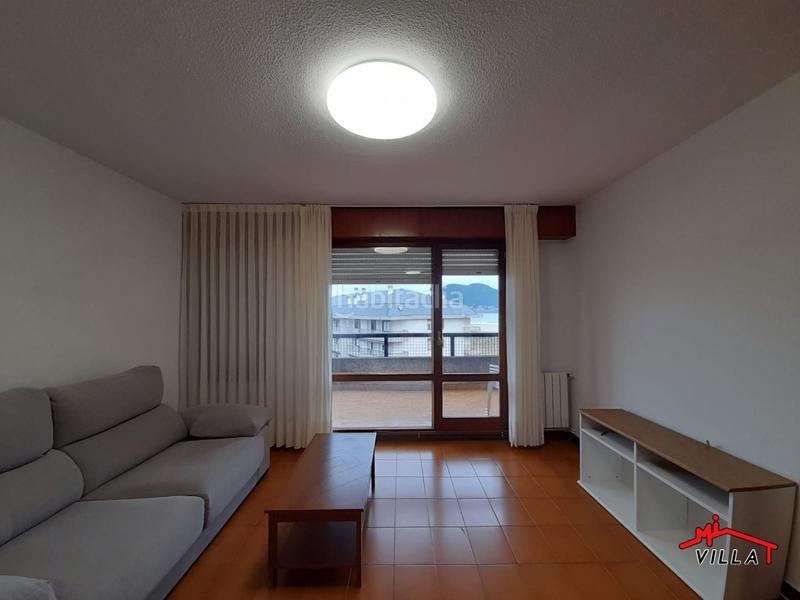 Foto 2d2f0a6e-bc54-4e82-bdf7-4bfec889e587. Rent flat with heating parking in Zona Playa Laredo