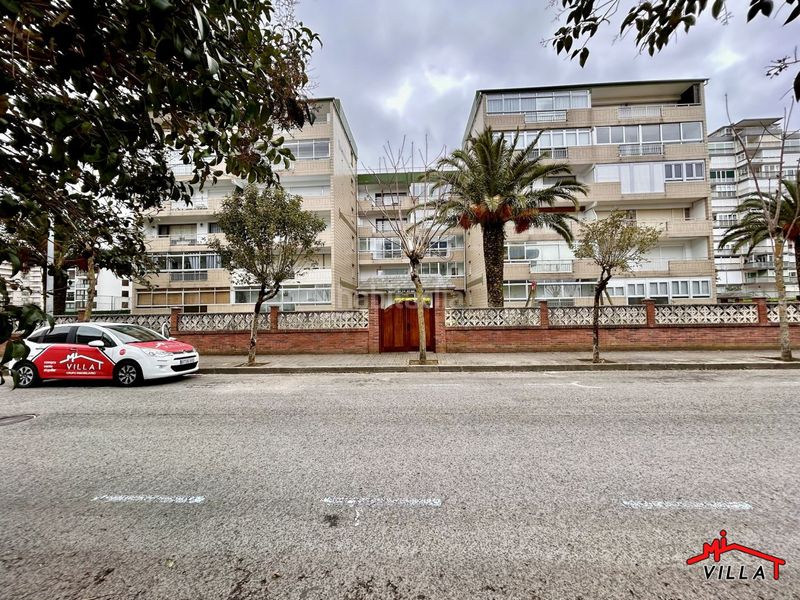 Foto 2b54b44a-f603-47da-a338-2e12af26b52a. Pis amb aparcament a Zona Playa Laredo