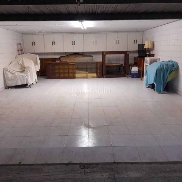 Foto a735781b-0418-4fe7-98c1-e5c31da3ed7f. Aparcament cotxe a Zona Playa Laredo