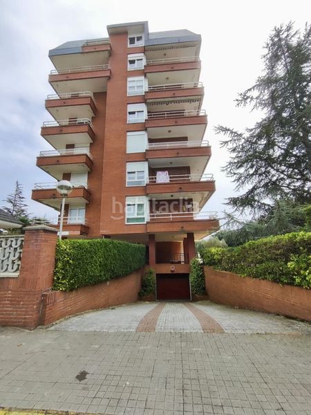 Foto d22bbc79-c4df-446a-8706-a4866687c861. Aparcament cotxe a Zona Playa Laredo