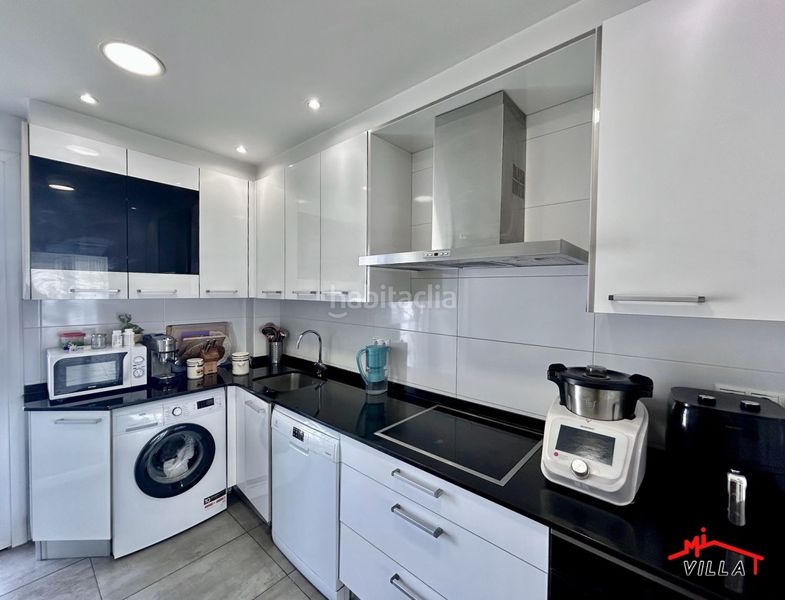 Foto 00b1ebf5-d4fa-4958-872f-28b4d55d28ef. Pis amb calefacció aparcament a Centro Laredo