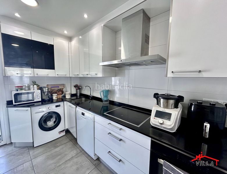 Foto c297dd4a-e0d1-40f6-933f-6a50b40421dd. Pis amb calefacció aparcament a Centro Laredo