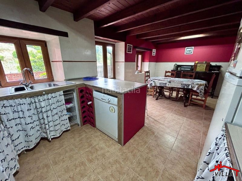 Foto 0f7e88d3-fe98-46d1-a23d-391f263fb1a5. Casa adossada a Rasines