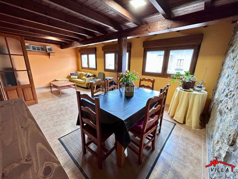 Foto 2d313f92-ce88-42cb-b1bc-d4ce3653e357. Casa adossada a Rasines