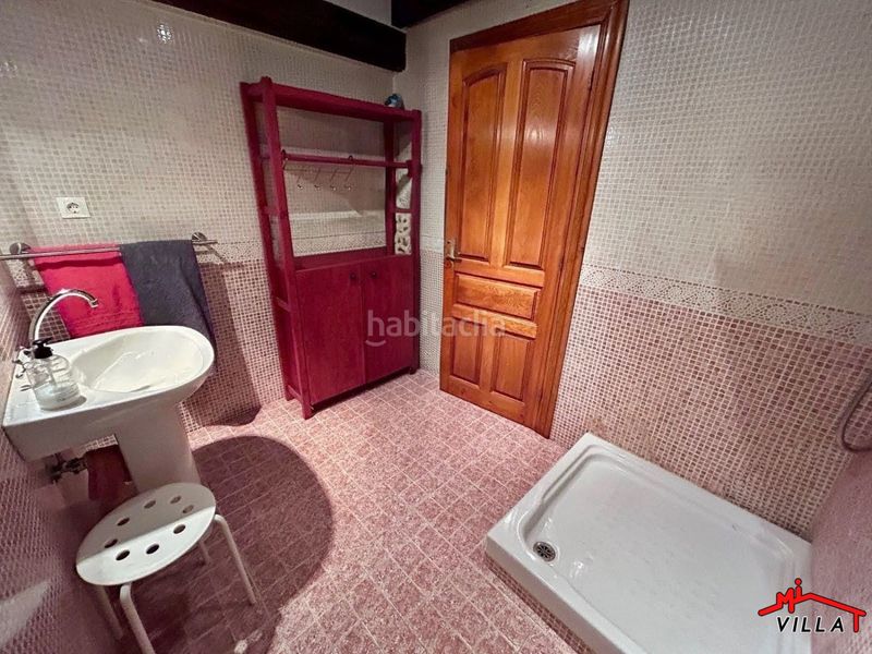 Foto 7cf6f442-3a9d-4ee3-adf4-7d0e55570a7a. Casa adossada a Rasines