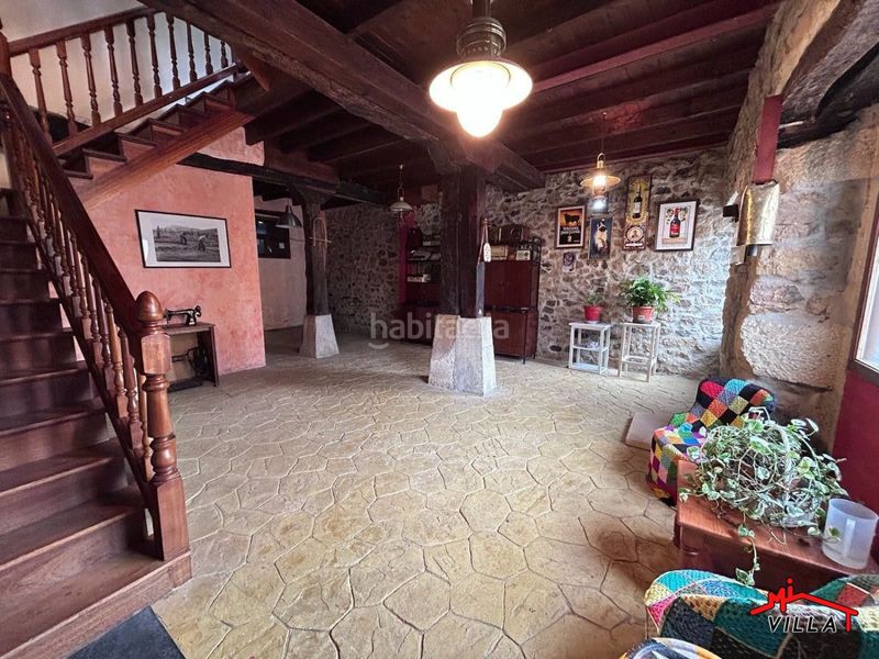 Foto a97bdaee-1db7-4f54-aefb-0427d500cba7. Casa adossada a Rasines