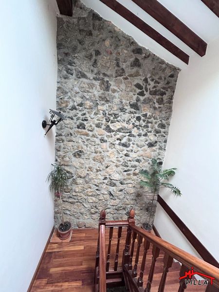 Foto f5ee3f11-3f61-4a11-83ab-618d4107ef11. Casa adossada a Rasines