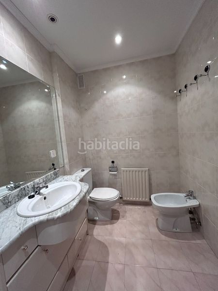 Foto 0fadbf10-fde1-499b-b2a6-ddac66612a23. Casa adossada amb calefacció aparcament a Zona Playa Laredo