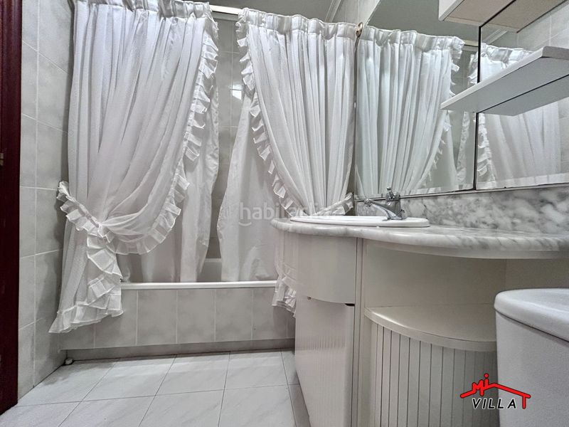 Foto 1faeba26-2b3d-4f0f-87dd-758c09a0f800. Casa adossada amb calefacció aparcament a Zona Playa Laredo