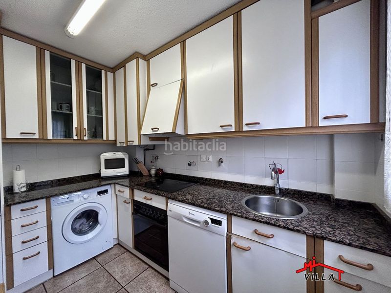 Foto 465885a3-29a5-4699-a366-c89737914ca8. Casa adossada amb calefacció aparcament a Zona Playa Laredo