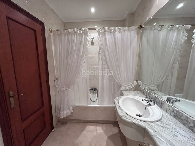 Foto 48ba1f9f-5c0a-4679-9ac0-8263c0daacdc. Casa adossada amb calefacció aparcament a Zona Playa Laredo