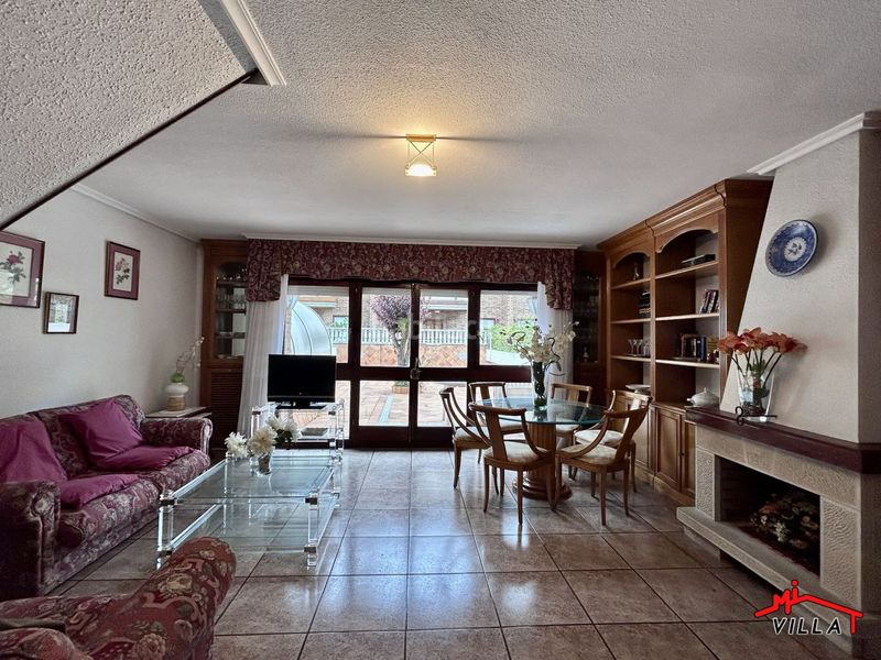 Foto 4b55ab78-c7d5-4aff-9fd5-590251a7c398. Casa adossada amb calefacció aparcament a Zona Playa Laredo