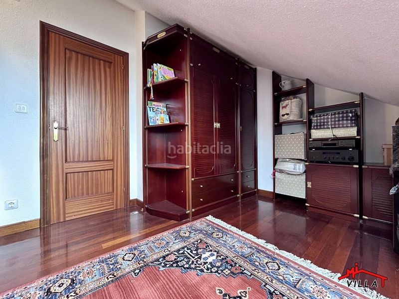 Foto 54df12cc-0a83-4b04-a1d6-99bb4e51331a. Casa adossada amb calefacció aparcament a Zona Playa Laredo