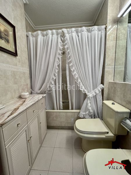 Foto 6363f7b6-b547-438a-9d69-0907b407cd62. Casa adossada amb calefacció aparcament a Zona Playa Laredo