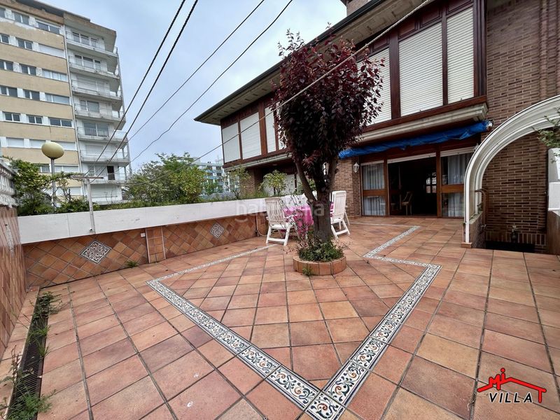 Foto f1490be6-fdd1-49d0-ab39-5b40e6da2153. Casa adossada amb calefacció aparcament a Zona Playa Laredo