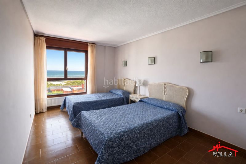 Foto 056f6539-343a-411a-b53d-09cd4e4b13ac. Pis amb aparcament a Zona Playa Laredo