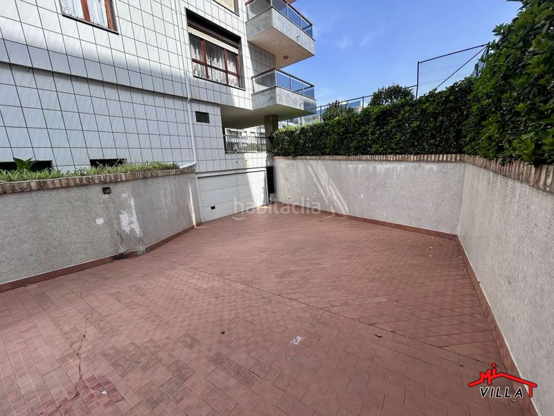 Foto 2cf7e05e-c8d0-45f7-8651-4d0eff26e94e. Pis amb aparcament a Zona Playa Laredo
