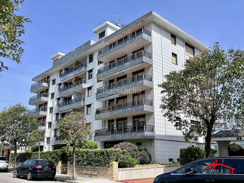 Foto 6f3bf54d-7909-4591-abcd-d587ff27a9bd. Pis amb aparcament a Zona Playa Laredo