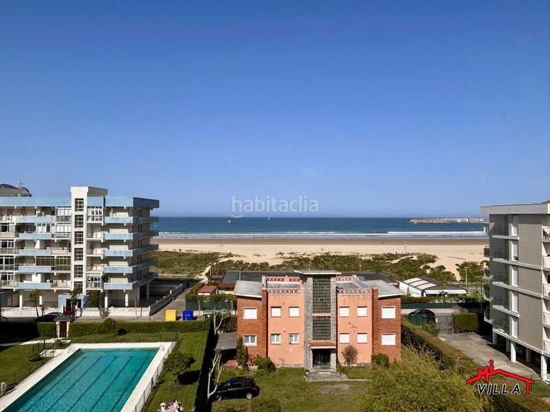 Foto 8c0639a1-3935-4a4e-89c0-d6380fd85e18. Pis amb aparcament a Zona Playa Laredo