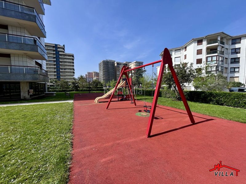 Foto efa76f90-bd2b-4081-80ce-53ddc0d2e68d. Pis amb aparcament a Zona Playa Laredo