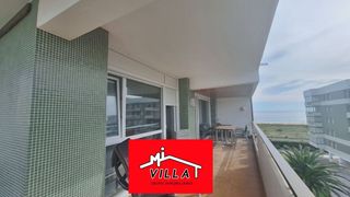 Miete Etagenwohnung in Zona Playa. Piso en alquiler en primera linea, 3 dormitorios.