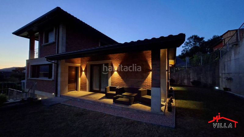 Foto f7e79294-ccec-4e73-bb4e-388cd20a95b5. Chalet  individual en venta , 4 dormitorios. en Ramales de la Victoria