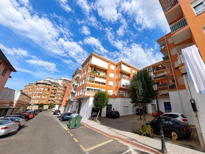 Foto 8ddfb3cd-16bb-47e0-b58a-349b88bfb640. Local comercial a Colindres