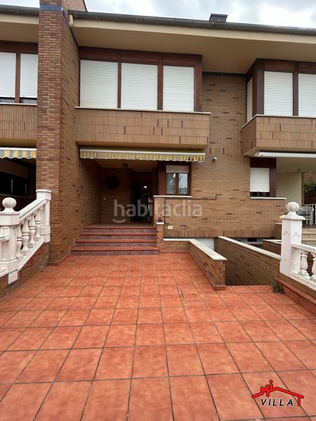 Foto e0b9840f-0eda-4fab-946f-b554d1909422. Casa adossada amb calefacció aparcament a Zona Playa Laredo