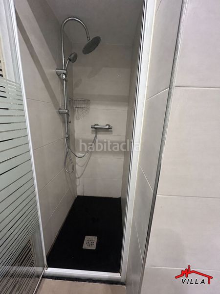 Foto a0a1cf98-55e9-4482-b421-d906a6b01940. Pis amb calefacció aparcament piscina a Centro Laredo