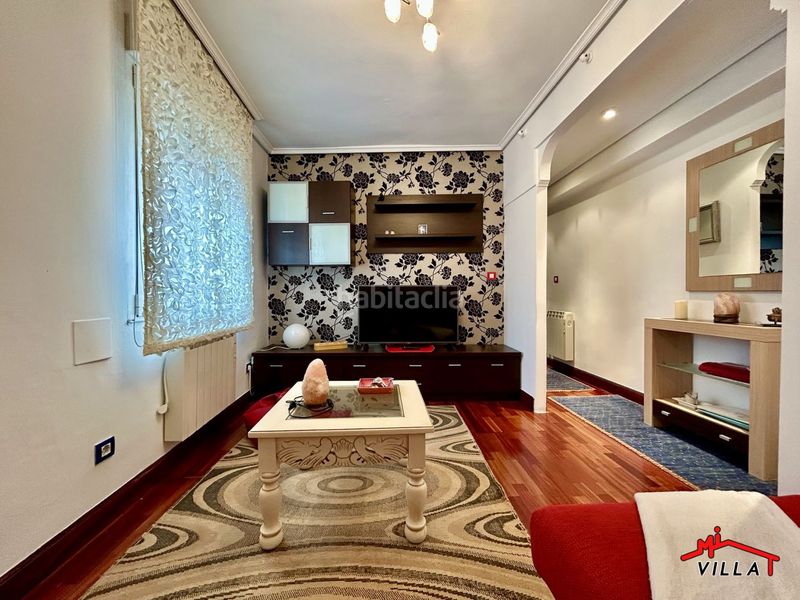 Foto e718f143-a758-4384-acf3-d30cbe8b9592. Pis amb calefacció a Centro Laredo
