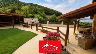 Casa a Santoña. Casa en venta en santoña, 9 dormitorios.