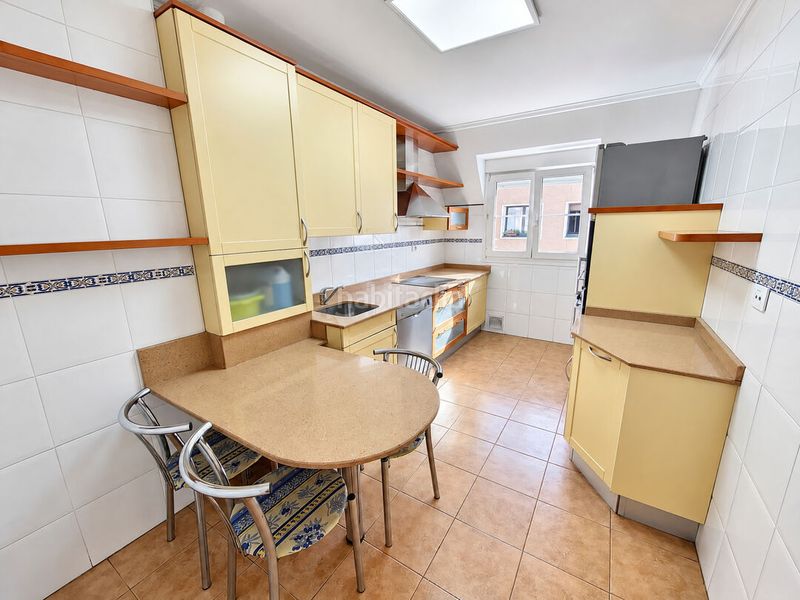 Foto cc070d34-20b5-41e8-850c-56ca340bc9d2. Duplex con riscaldamento in la txitxarra - murrieta - parke Santurtzi Santurtzi