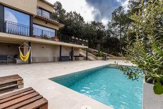 Chalet  Passeig pla del. Casa con piscina en pla de sant llorenç de matadepera