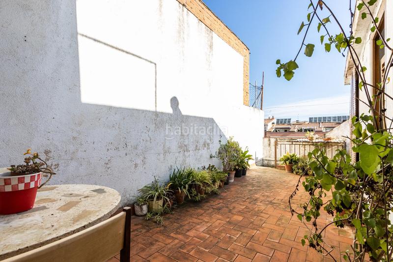 Foto a3b0ede7-5b12-495f-9601-0dc27d45059e. Casa adosada casa en planta para crear tu hogar ideal en Terrassa