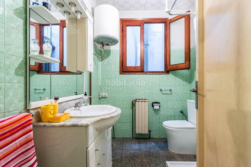 Foto baf19281-2077-4a37-b314-25b7e181174c. Casa adosada casa en planta para crear tu hogar ideal en Terrassa