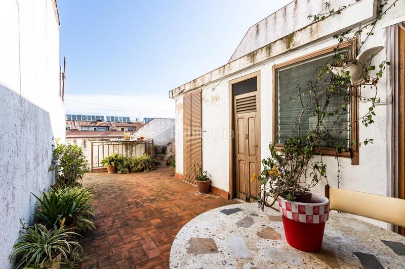 Foto d91b710f-5d16-43b7-9264-d0cf8a193570. Casa adosada casa en planta para crear tu hogar ideal en Terrassa