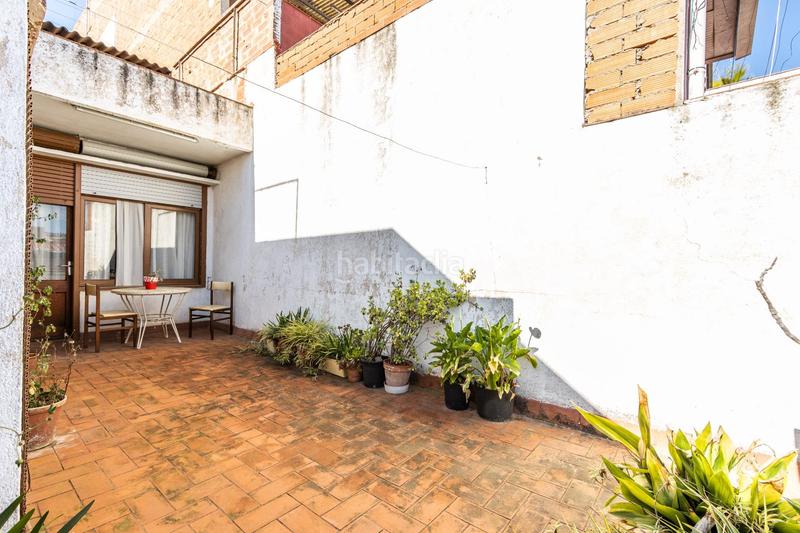 Foto f361ecb1-a903-449f-bfab-891f08d3d1c1. Casa adosada casa en planta para crear tu hogar ideal en Terrassa