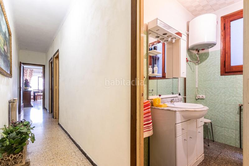 Foto f8c8c250-130e-4890-ab26-e785630fa62f. Casa adosada casa en planta para crear tu hogar ideal en Terrassa