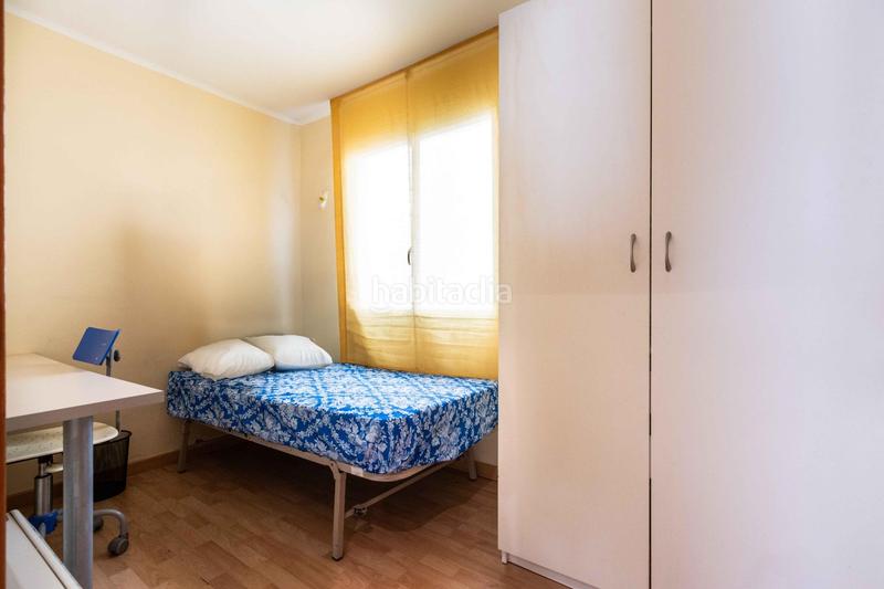 Foto 585b8471-56c9-4381-a086-96467ddd1402. Piso en carrer marinel·lo bosch 32 ubicación 10 en zona universitaria en Terrassa