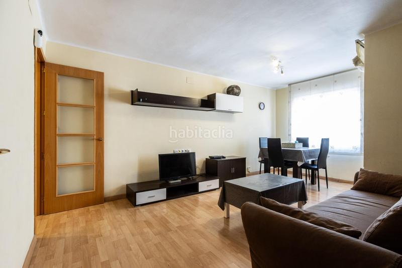 Foto f464bffb-0df4-4e14-b32c-a42532a5b0d3. Piso en carrer marinel·lo bosch 32 ubicación 10 en zona universitaria en Terrassa