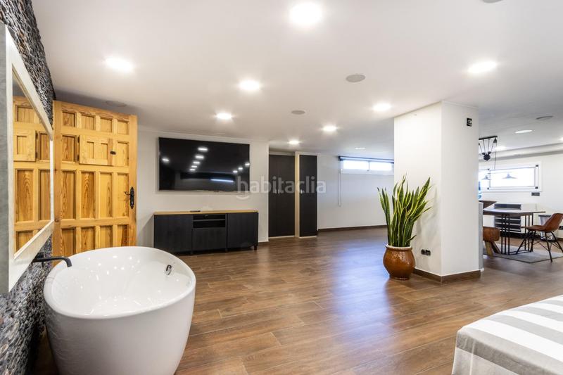 Foto 17434929-7f86-4369-a020-fe6d25206593. Casa todo incluido con vistas a montserrat i loft independiente! en Terrassa