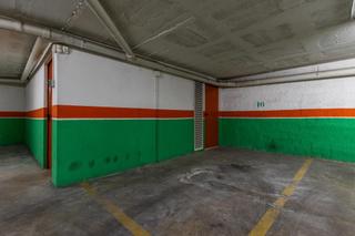Aparcament cotxe a San Pere. Plaza de parking  trastero