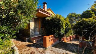Masia a Castellnou-Can Mir-Can Solà. Casa con jardín para reformar a tu gusto  gran oportunidad