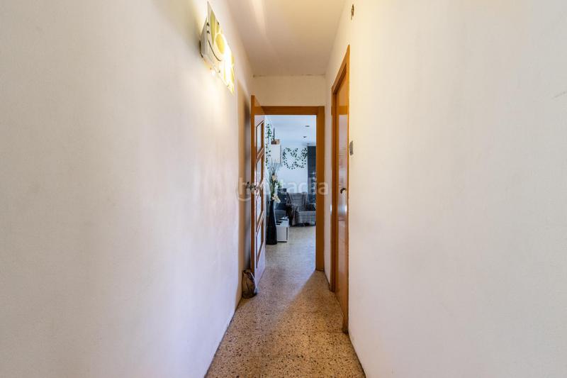 Foto 09f0dd2d-b5fe-4ced-bb48-7f9bb0154ce5. Piso oportunidad en Roc Blanc piso con balcón, ascensor y luz natural! en Terrassa