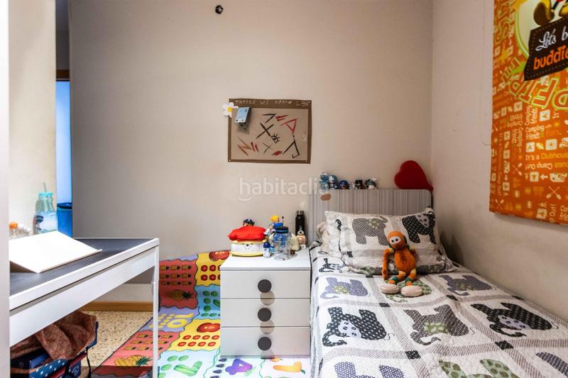 Foto b60af935-79ef-4bd3-93bd-2ead9cc87ece. Piso oportunidad en Roc Blanc piso con balcón, ascensor y luz natural! en Terrassa